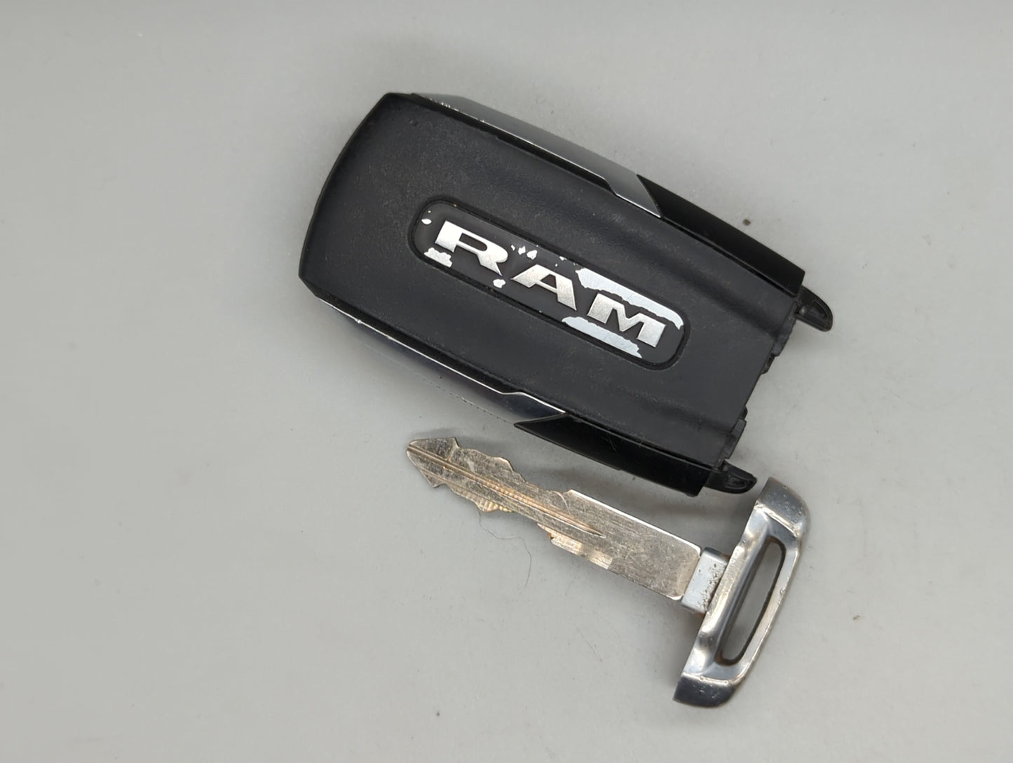 Ram 2500 Keyless Entry Remote Fob GQ4-76T 3 buttons - Oemusedautoparts1.com