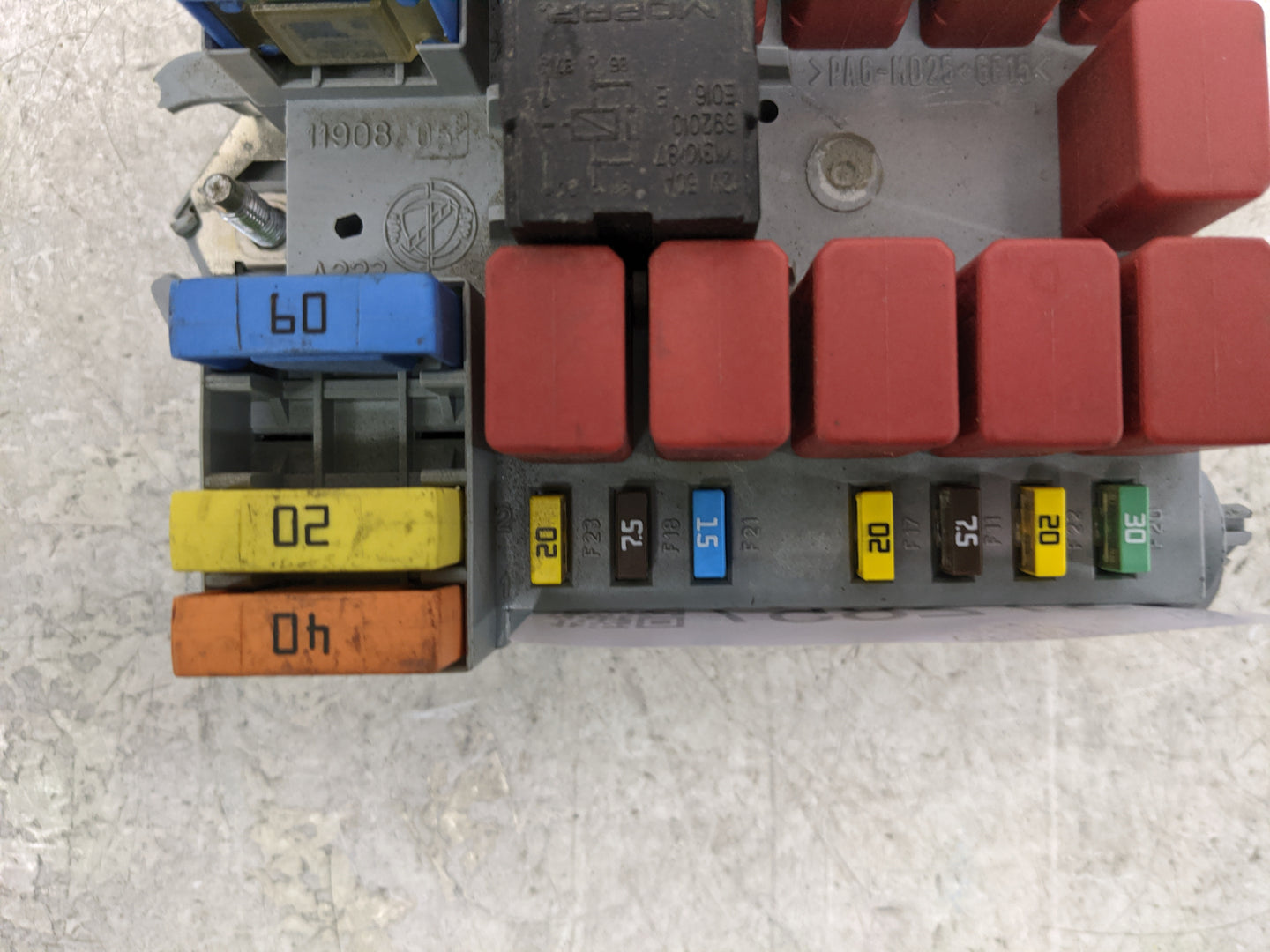 2022 Ram Promaster Fusebox Fuse Box Panel Relay Module P/N:68305537AA Fits OEM Used Auto Parts - Oemusedautoparts1.com