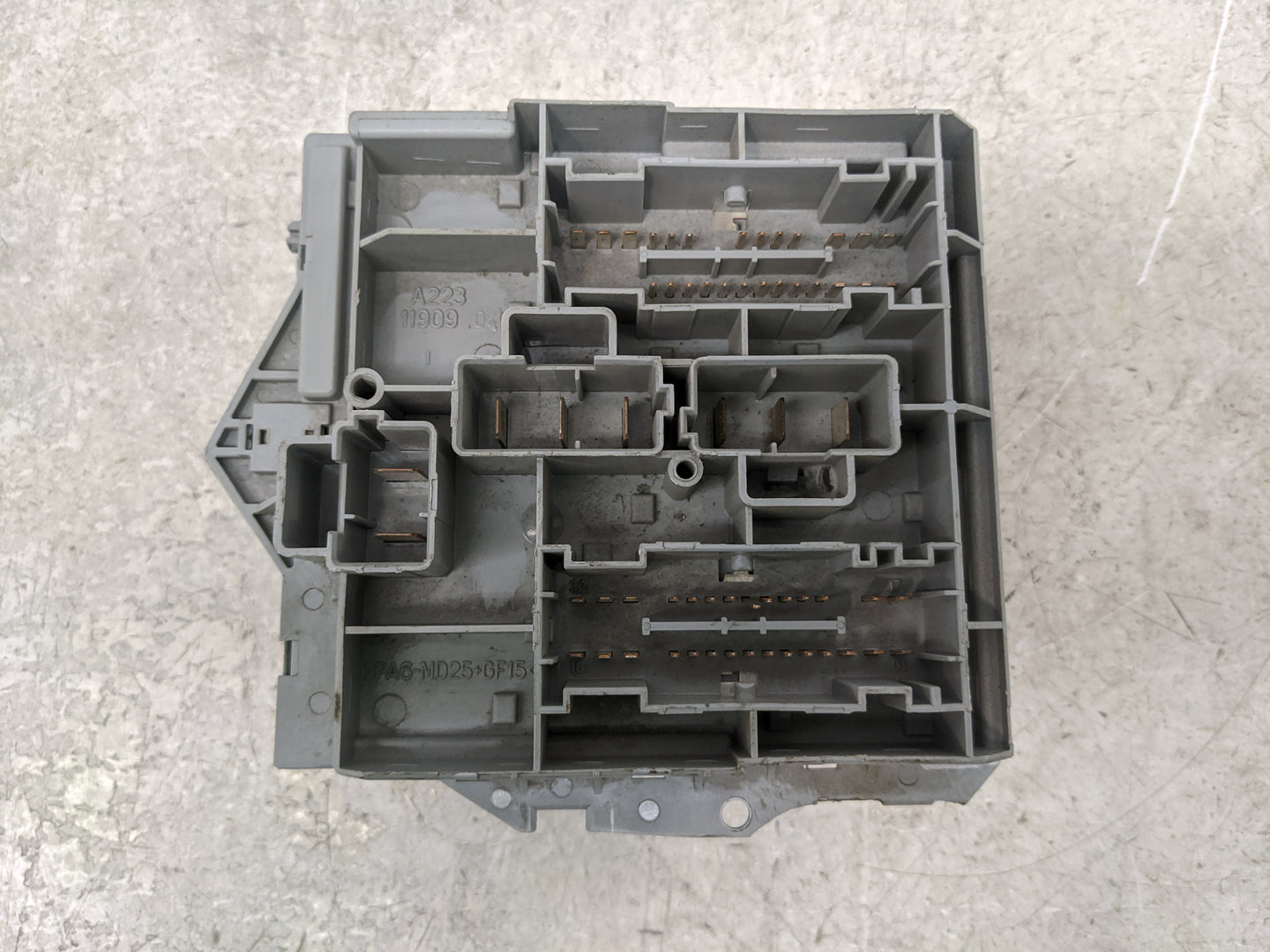 2022 Ram Promaster Fusebox Fuse Box Panel Relay Module P/N:68305537AA Fits OEM Used Auto Parts - Oemusedautoparts1.com