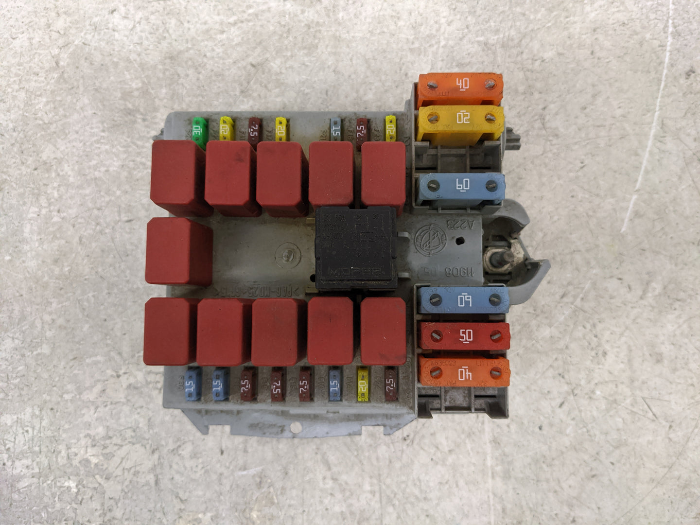 2020-2022 Ram Promaster Fusebox Fuse Box Panel Relay Module P/N:68305537AA Fits Fits 2020 2021 2022 OEM Used Auto Parts - Oe