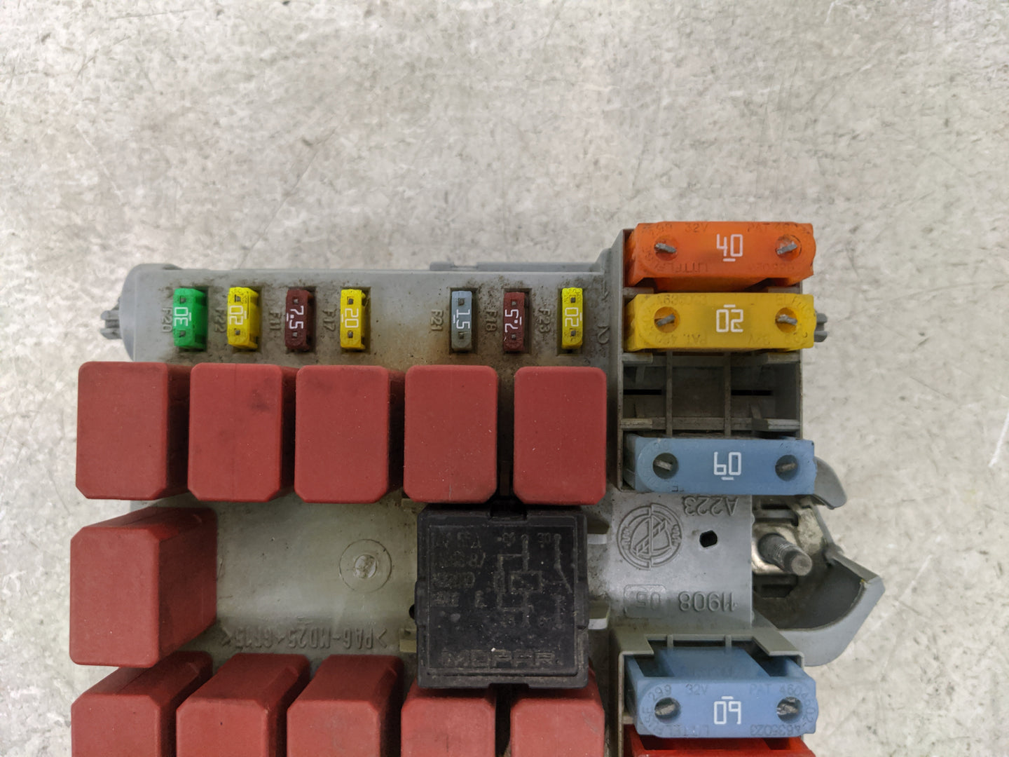 2020-2022 Ram Promaster Fusebox Fuse Box Panel Relay Module P/N:68305537AA Fits Fits 2020 2021 2022 OEM Used Auto Parts - Oe