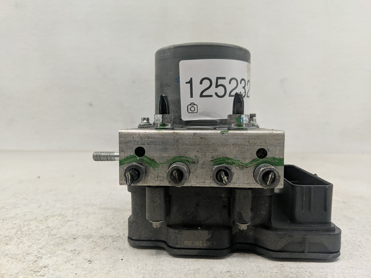 2022 Ram Promaster 2500 ABS Pump Control Module Replacement P/N:3330A20009 0265957013 Fits OEM Used Auto Parts - Oemusedauto