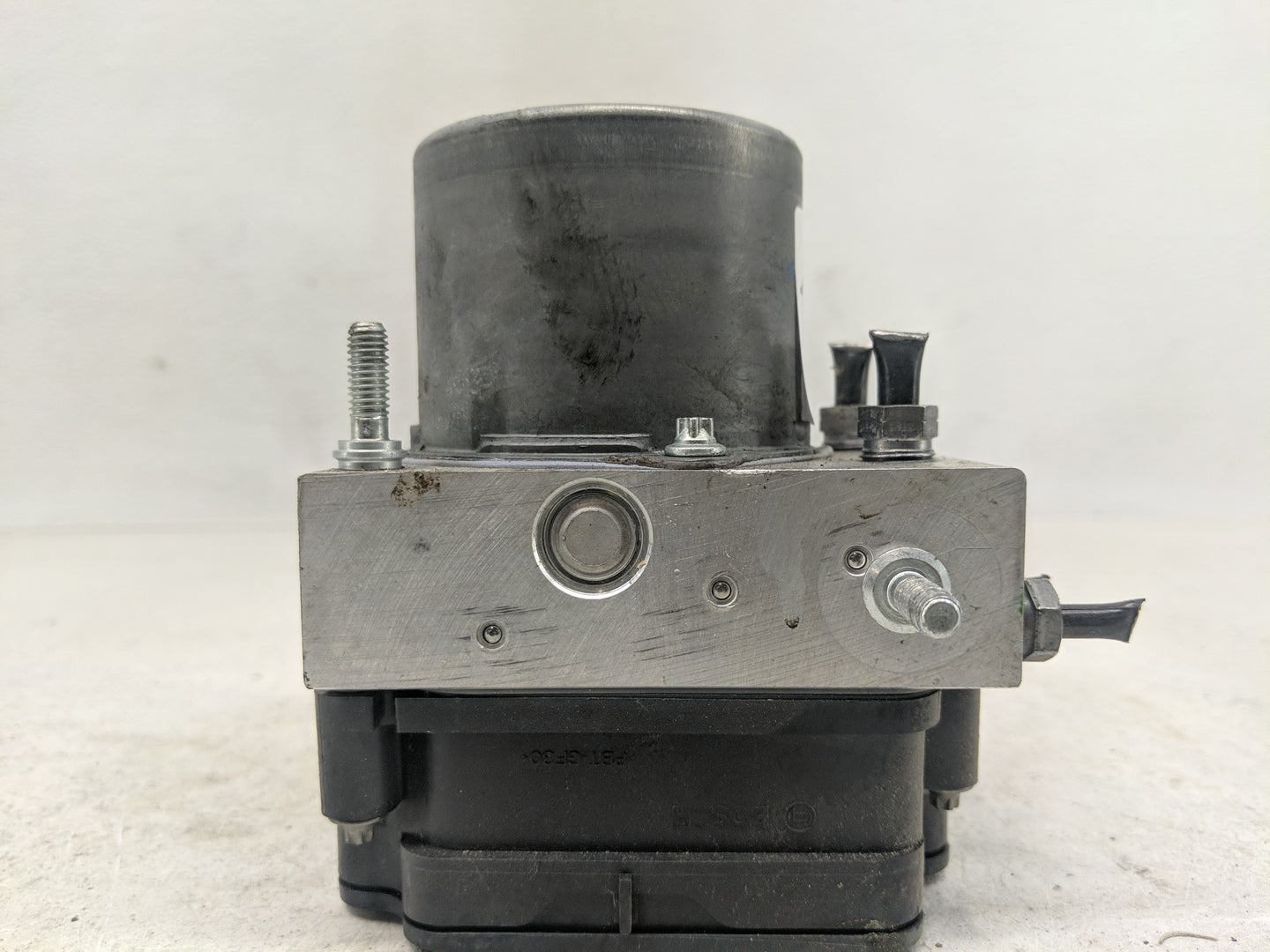 2022 Ram Promaster 2500 ABS Pump Control Module Replacement P/N:3330A20009 0265957013 Fits OEM Used Auto Parts - Oemusedauto