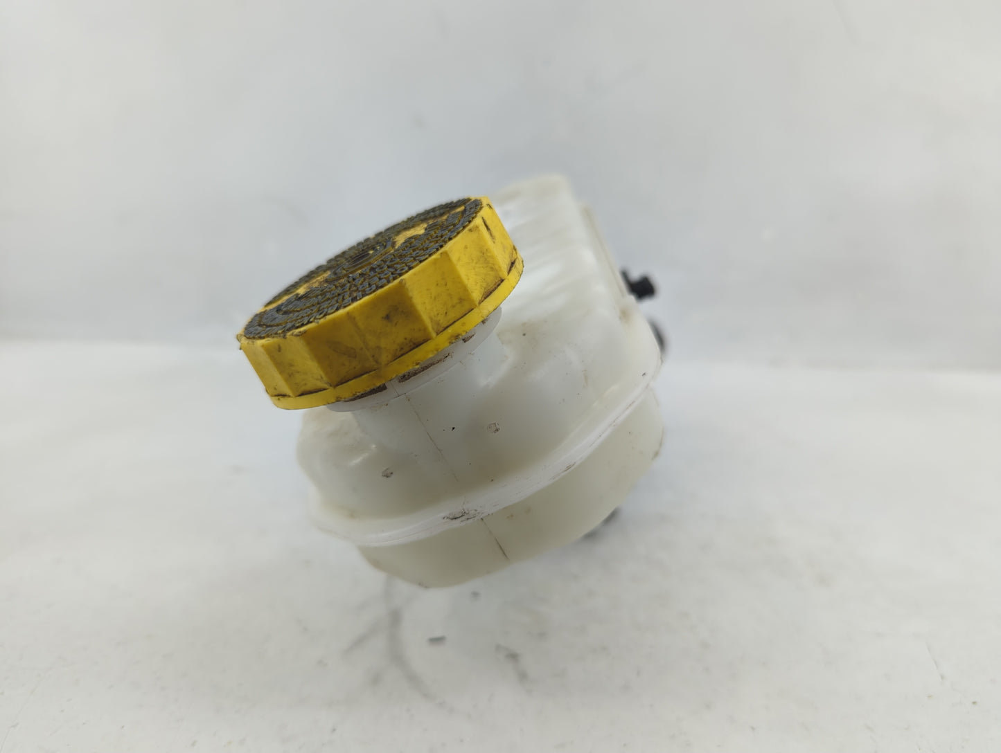 2014-2022 Ram Promaster 2500 Brake Master Cylinder - Oemusedautoparts1.com