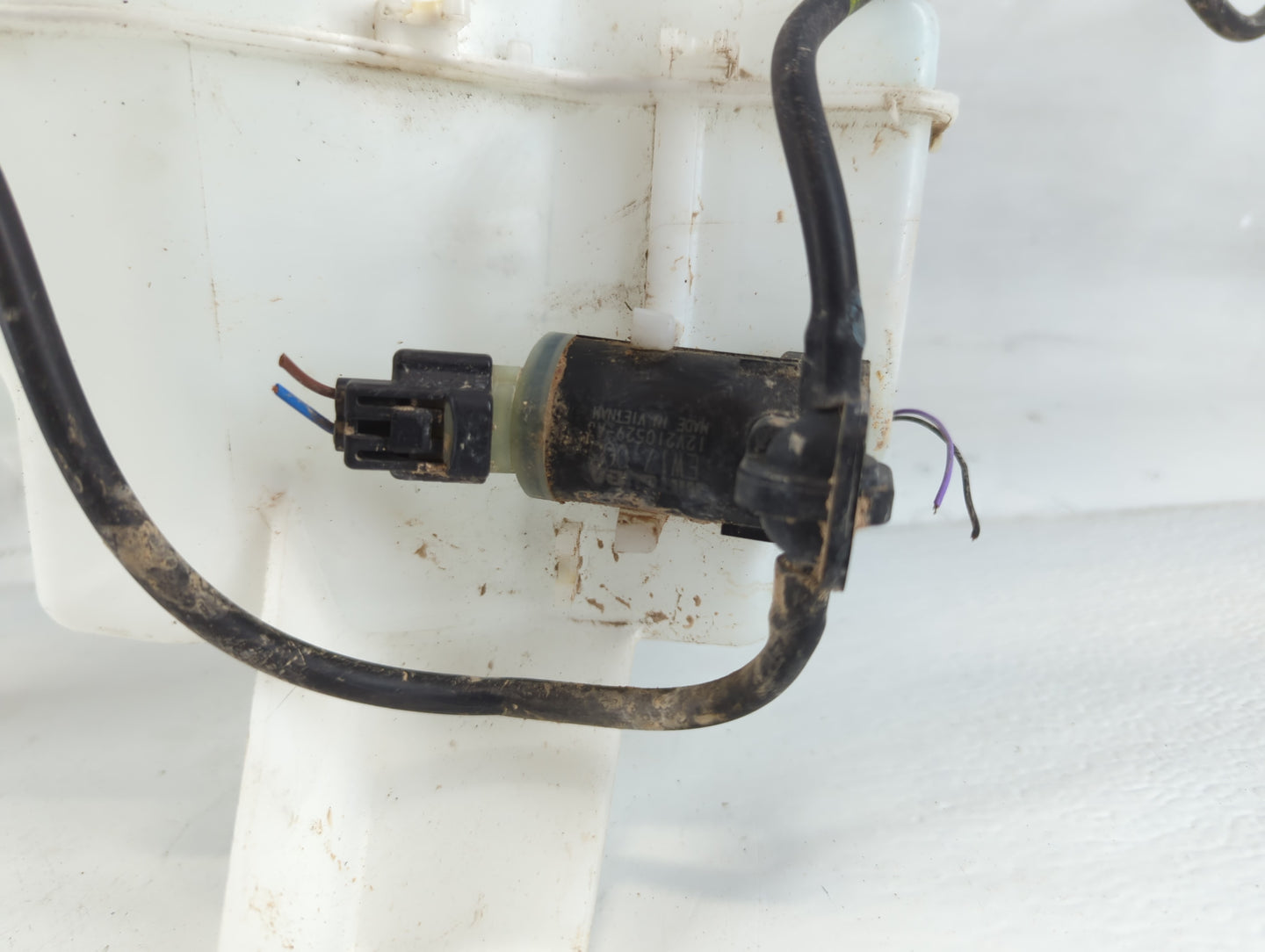 2022 Subaru Legacy Windshield Washer Fluid Reservoir Bottle Oem - Oemusedautoparts1.com