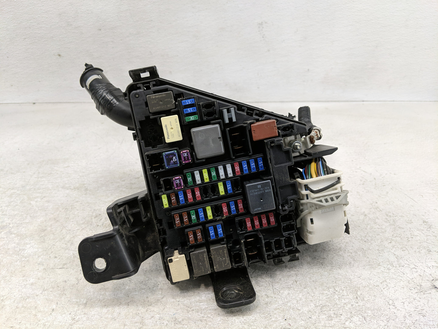 2022 Subaru Xv Fusebox Fuse Box Panel Relay Module P/N:MB504100B Fits OEM Used Auto Parts - Oemusedautoparts1.com