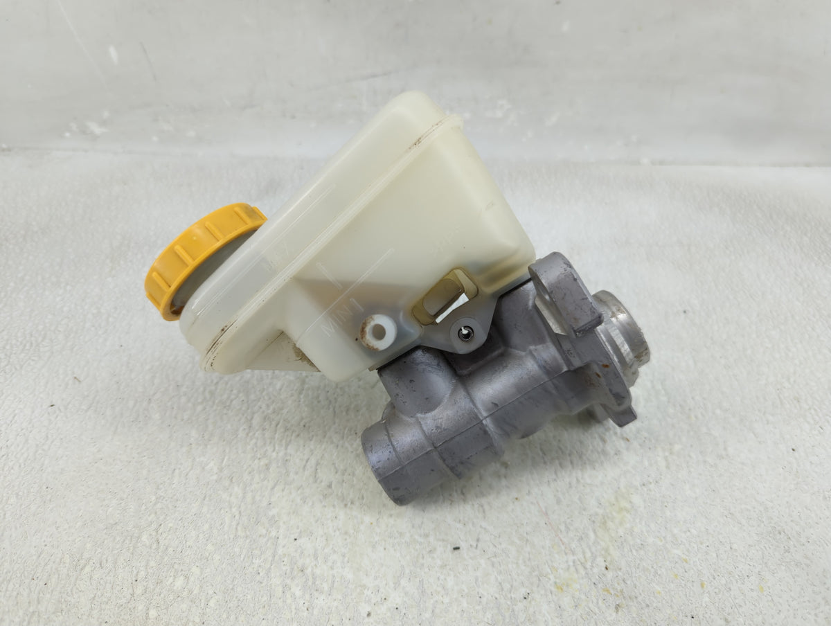 2022 Subaru Xv Crosstrek Brake Master Cylinder - Oemusedautoparts1.com