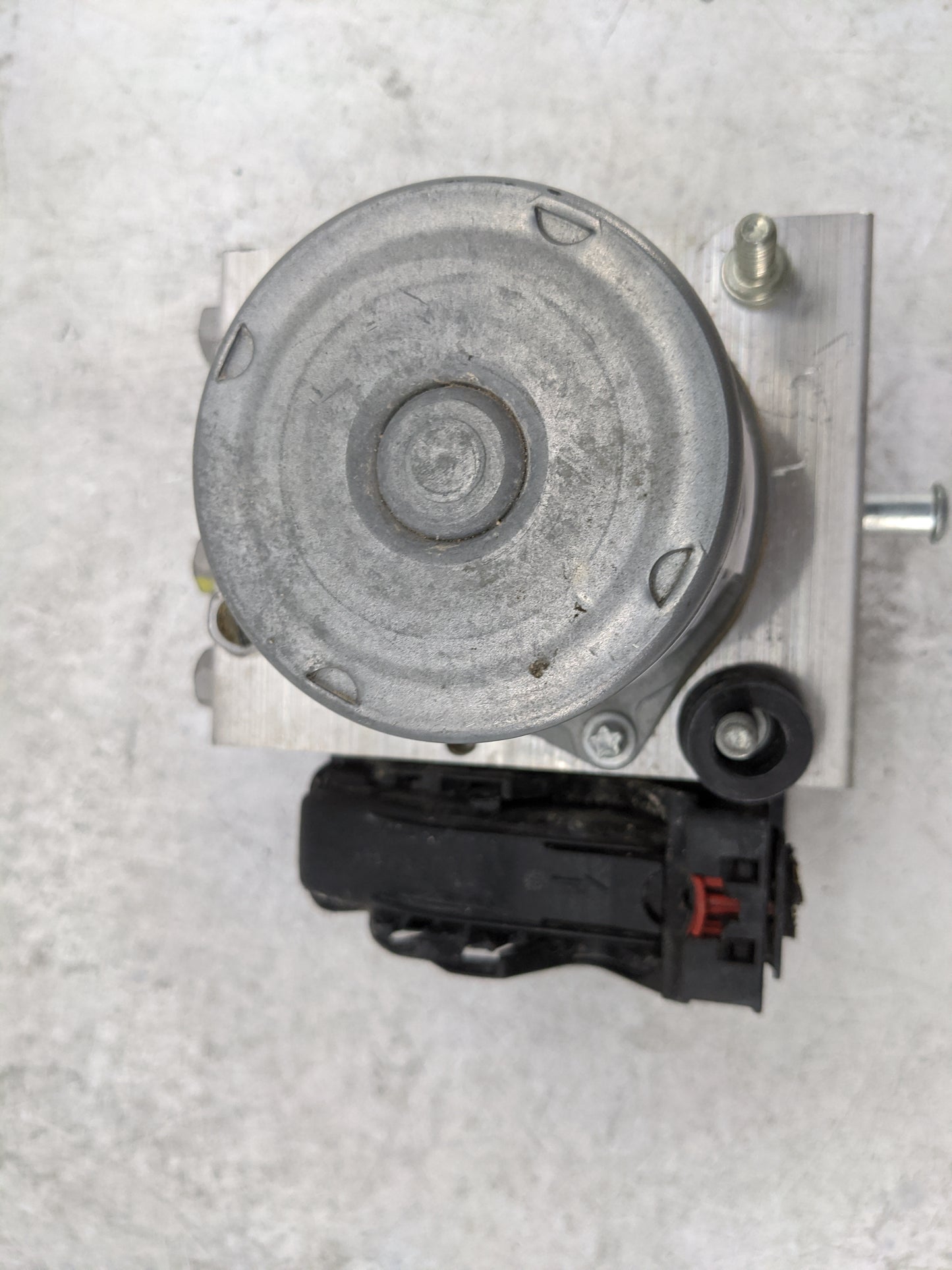 2022 Tesla Model 3 ABS Pump Control Module Replacement P/N:1044745-00-B 0265956665, 0265257793 Fits OEM Used Auto Parts - Oe