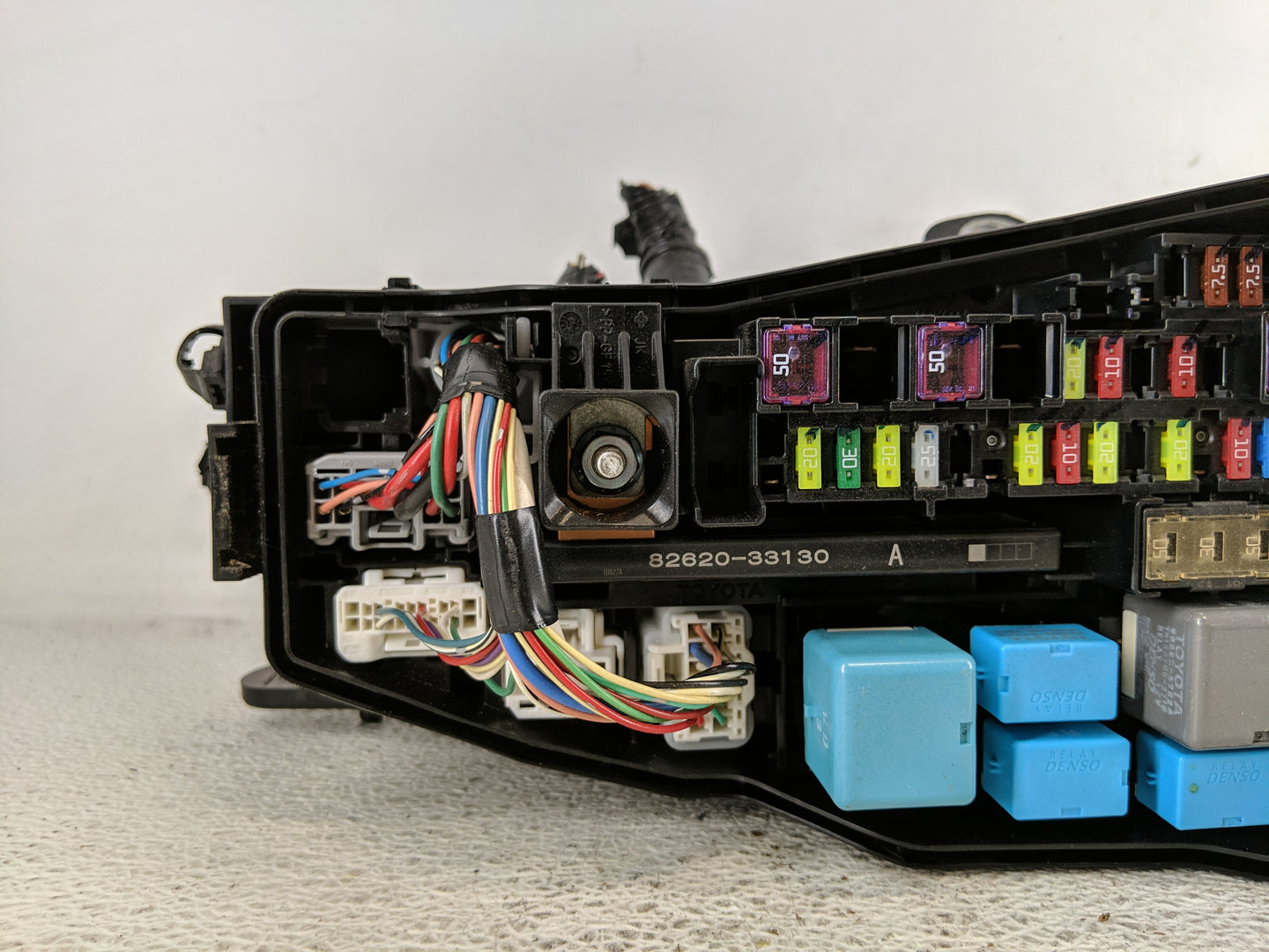 2018-2022 Toyota Camry Fusebox Fuse Box Panel Relay Module P/N:82620-33130 Fits Fits 2018 2019 2020 2021 2022 OEM Used Auto 