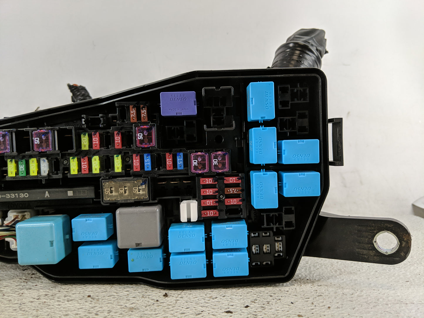 2018-2022 Toyota Camry Fusebox Fuse Box Panel Relay Module P/N:82620-33130 Fits Fits 2018 2019 2020 2021 2022 OEM Used Auto 