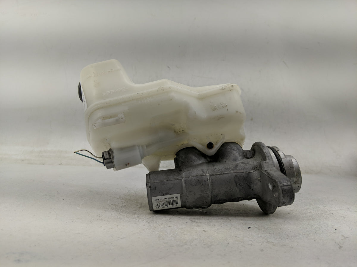 2022 Toyota Camry Brake Master Cylinder 1312504 - Oemusedautoparts1.com