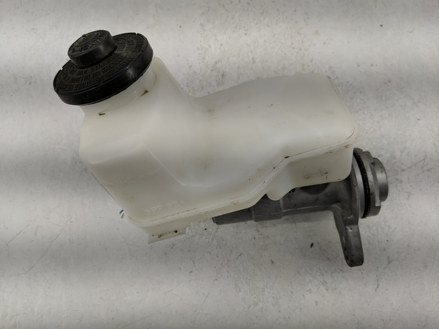 2022 Toyota Camry Brake Master Cylinder 1312504 - Oemusedautoparts1.com