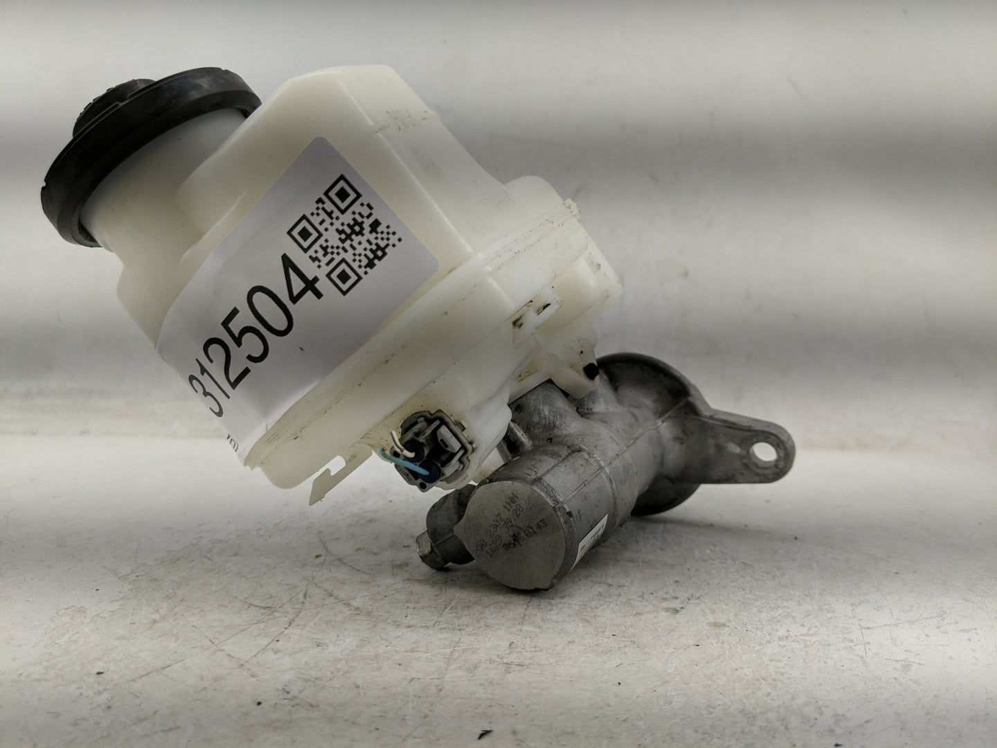 2022 Toyota Camry Brake Master Cylinder 1312504 - Oemusedautoparts1.com