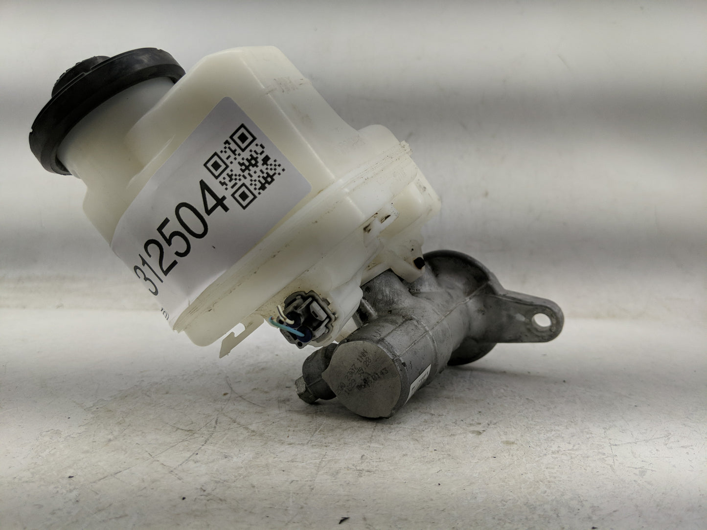 2022 Toyota Camry Brake Master Cylinder 1312504 - Oemusedautoparts1.com
