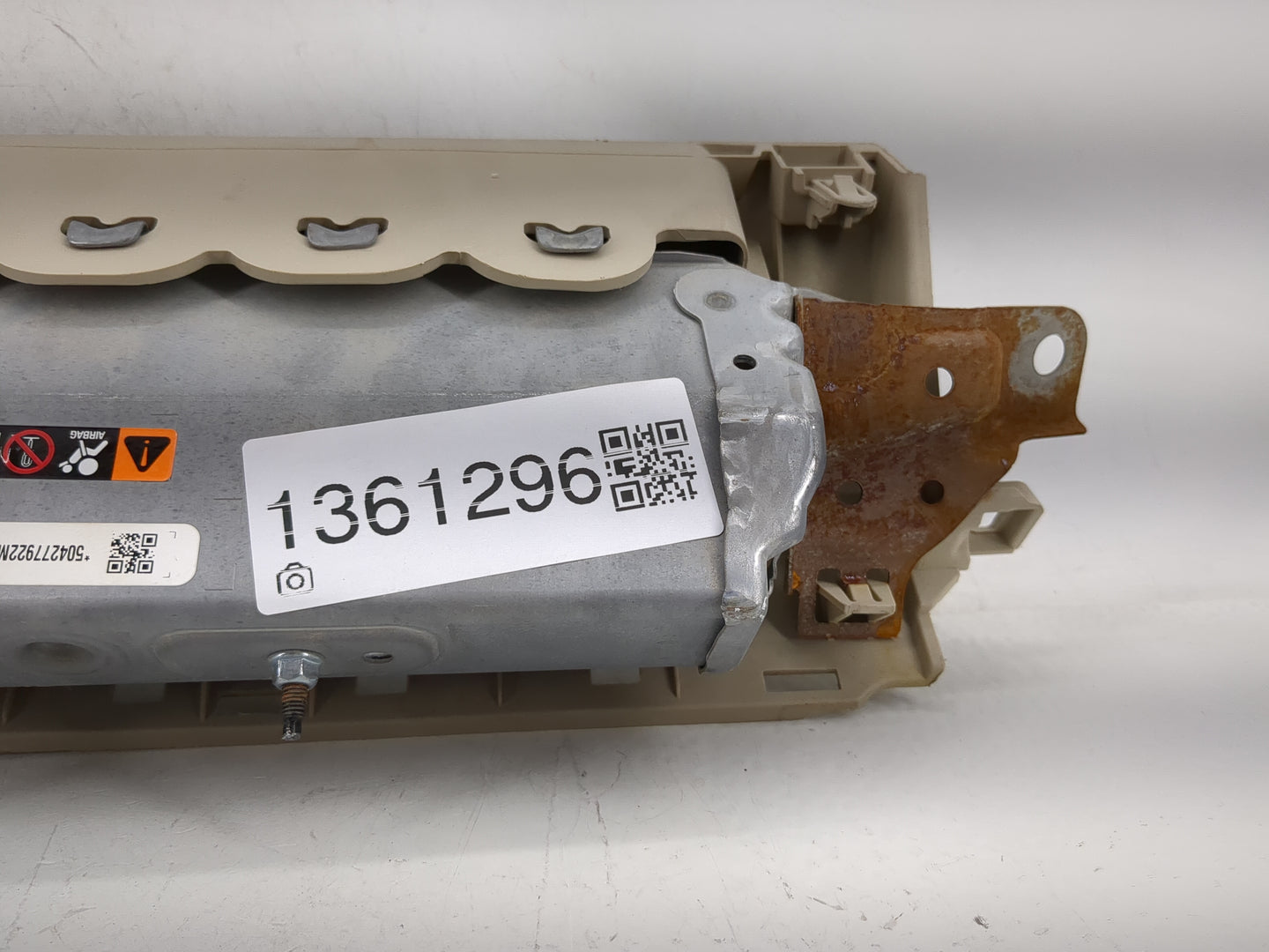 2018-2022 Toyota Camry Air Bag Passenger Right Dashboard OEM Fits Fits 2018 2019 2020 2021 2022 OEM Used Auto Parts - Oemuse