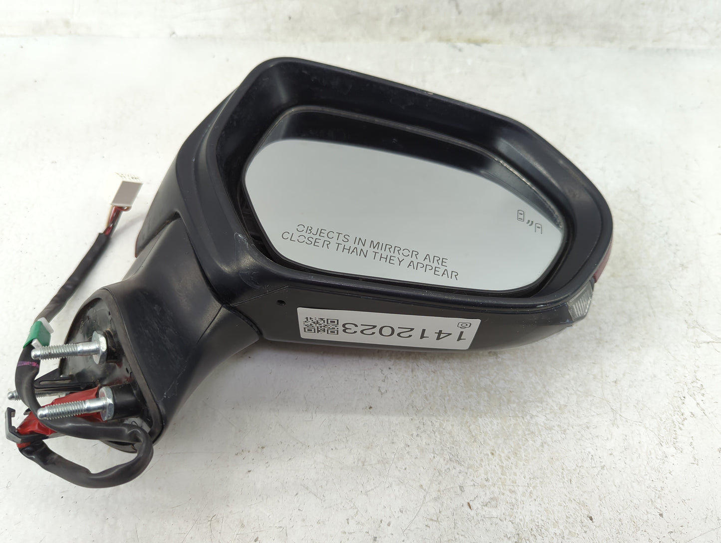 2018-2022 Toyota Camry Passenger Side View Mirror - Right Door Mirror OEM Used - Oemusedautoparts1.com