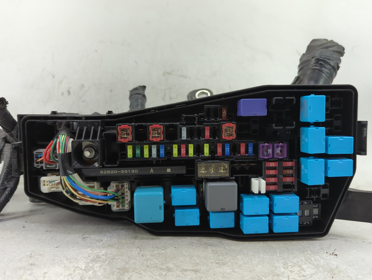 2018-2022 Toyota Camry Fusebox Fuse Box Panel Relay Module P/N:82620-33130 Fits Fits 2018 2019 2020 2021 2022 OEM Used Auto 