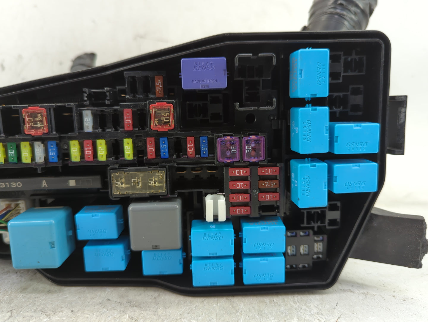 2018-2022 Toyota Camry Fusebox Fuse Box Panel Relay Module P/N:82620-33130 Fits Fits 2018 2019 2020 2021 2022 OEM Used Auto 