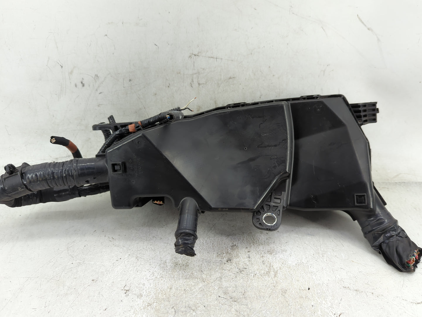 2018-2022 Toyota Camry Fusebox Fuse Box Panel Relay Module P/N:82620-33130 Fits Fits 2018 2019 2020 2021 2022 OEM Used Auto 