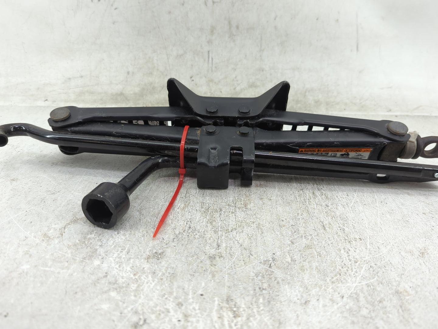 2022 Toyota Camry Spare Scissor Car Jack - Oemusedautoparts1.com