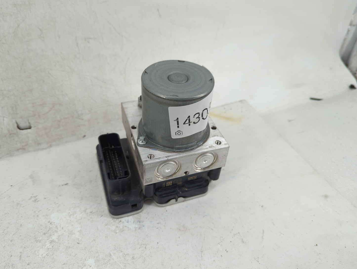 2018-2022 Toyota Camry ABS Pump Control Module Replacement P/N:44540-06450 Fits Fits 2018 2019 2020 2021 2022 OEM Used Auto 