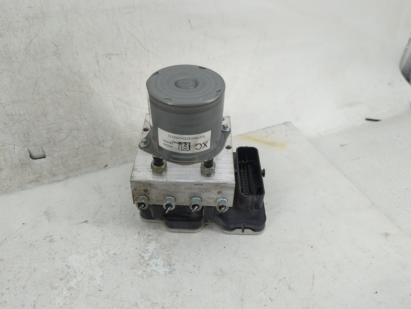 2018-2022 Toyota Camry ABS Pump Control Module Replacement P/N:44540-06450 Fits Fits 2018 2019 2020 2021 2022 OEM Used Auto 
