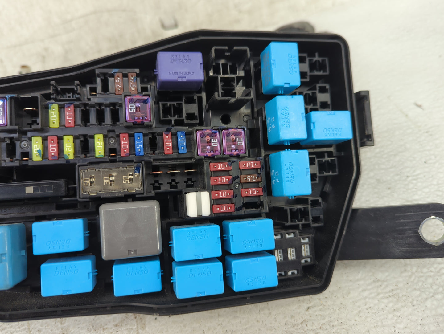 2018-2022 Toyota Camry Fusebox Fuse Box Panel Relay Module P/N:82620-33130 Fits Fits 2018 2019 2020 2021 2022 OEM Used Auto 
