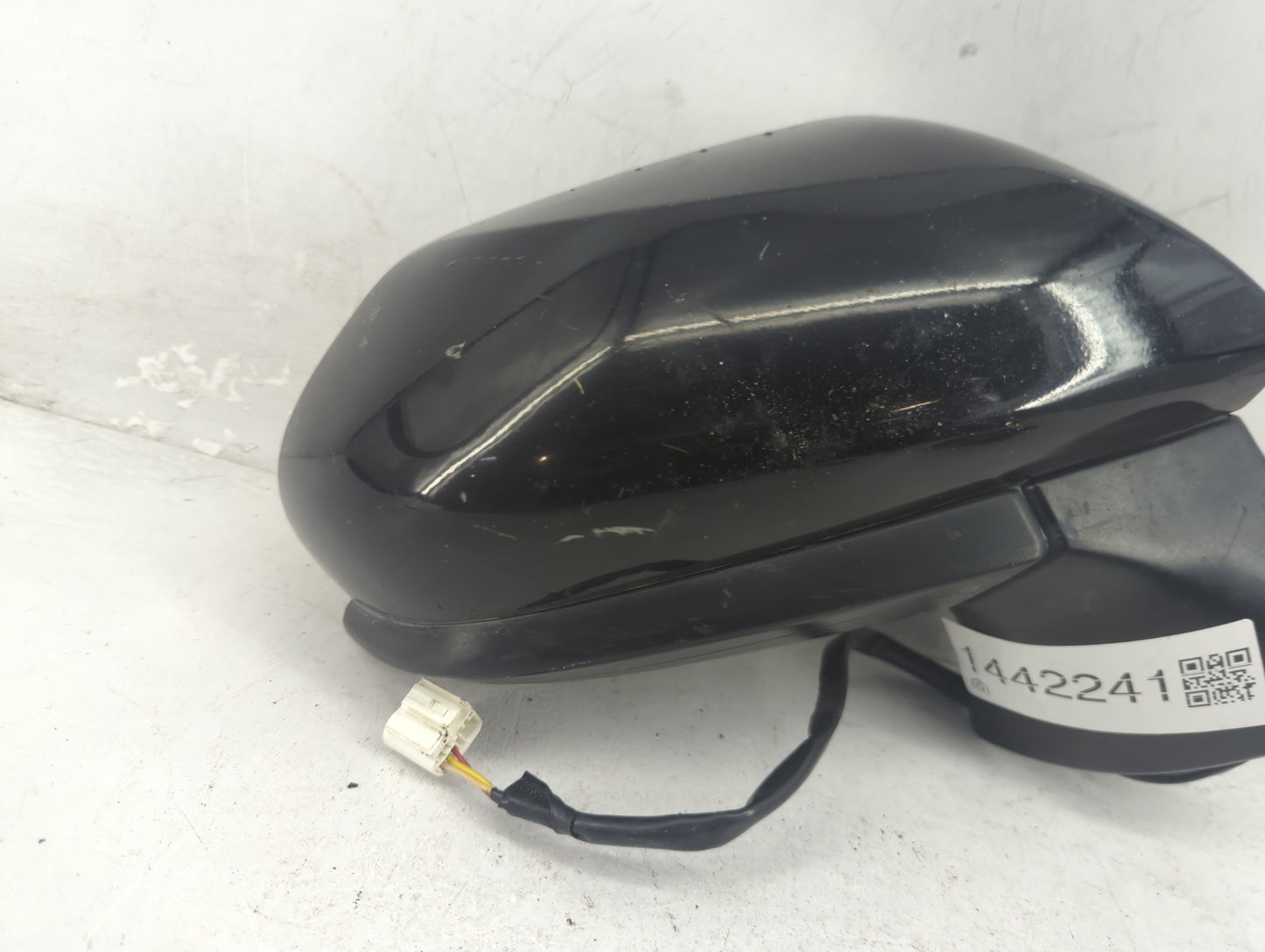 2018-2022 Toyota Camry Passenger Side View Mirror - Right Door Mirror OEM Used - Oemusedautoparts1.com