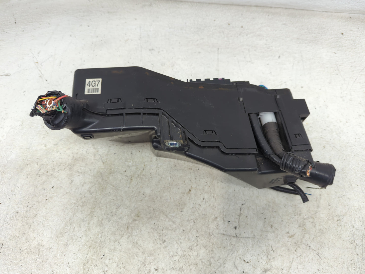 2018-2022 Toyota Camry Fusebox Fuse Box Panel Relay Module P/N:82620-33140 Fits Fits 2018 2019 2020 2021 2022 OEM Used Auto 