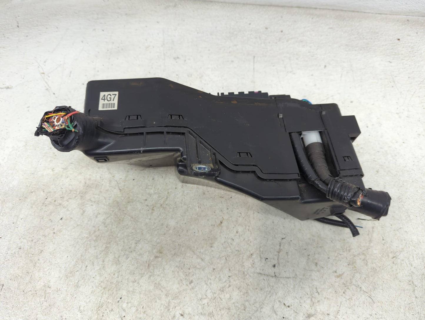 2018-2022 Toyota Camry Fusebox Fuse Box Panel Relay Module P/N:82620-33140 Fits Fits 2018 2019 2020 2021 2022 OEM Used Auto 