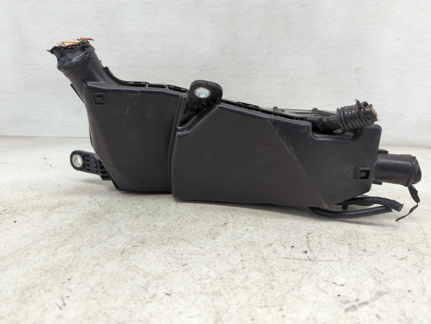 2018-2022 Toyota Camry Fusebox Fuse Box Panel Relay Module P/N:82620-33140 Fits Fits 2018 2019 2020 2021 2022 OEM Used Auto 