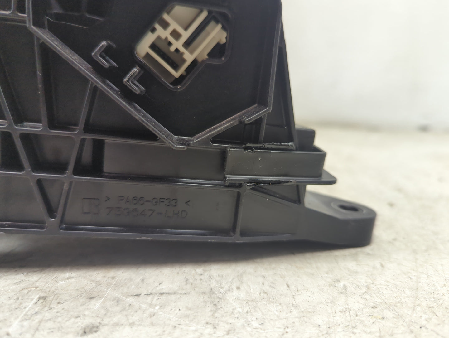2022 Toyota Camry Floor Console Assembly Shifter - Oemusedautoparts1.com