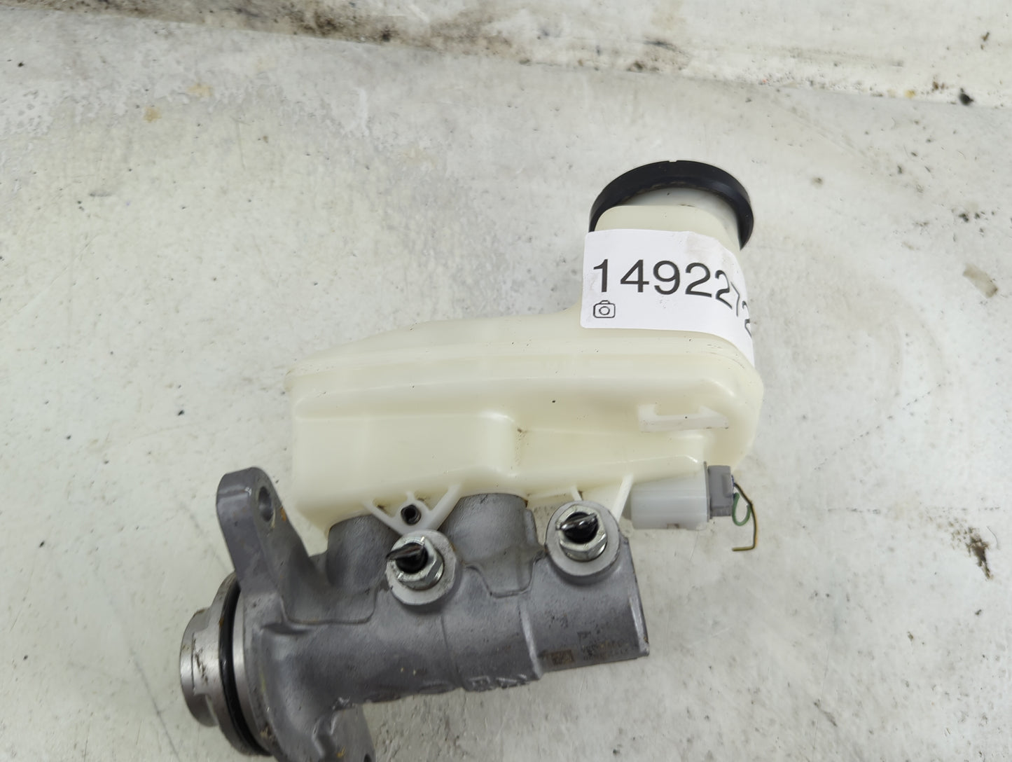 2018-2022 Toyota Camry Brake Master Cylinder 1492272 - Oemusedautoparts1.com