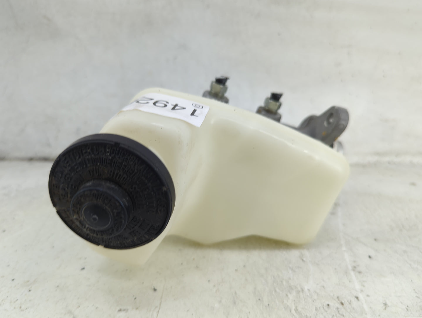 2018-2022 Toyota Camry Brake Master Cylinder 1492272 - Oemusedautoparts1.com