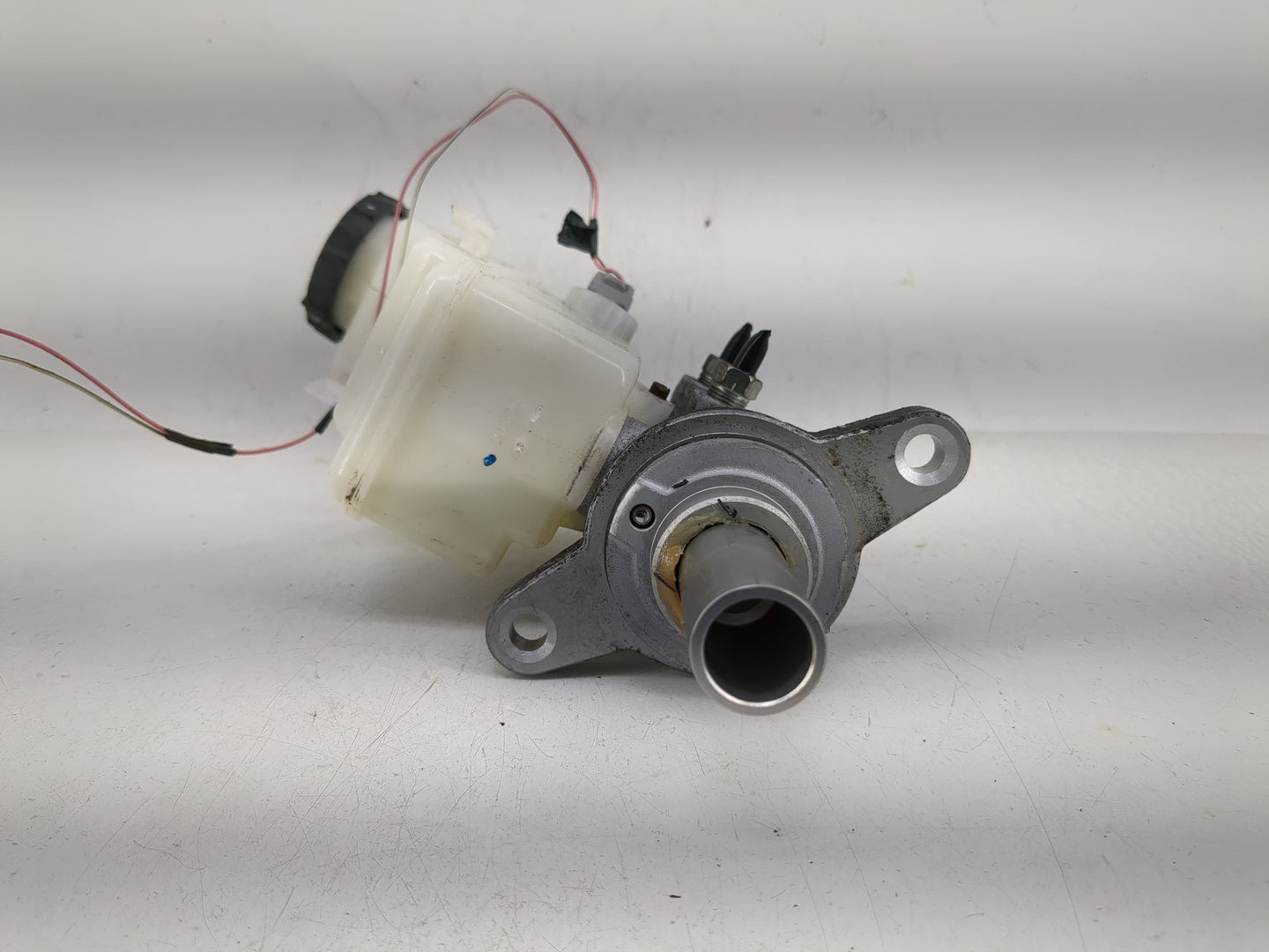 2019-2022 Toyota Corolla Brake Master Cylinder - Oemusedautoparts1.com