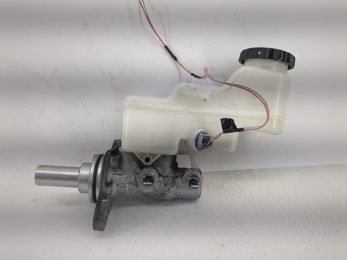 2019-2022 Toyota Corolla Brake Master Cylinder - Oemusedautoparts1.com
