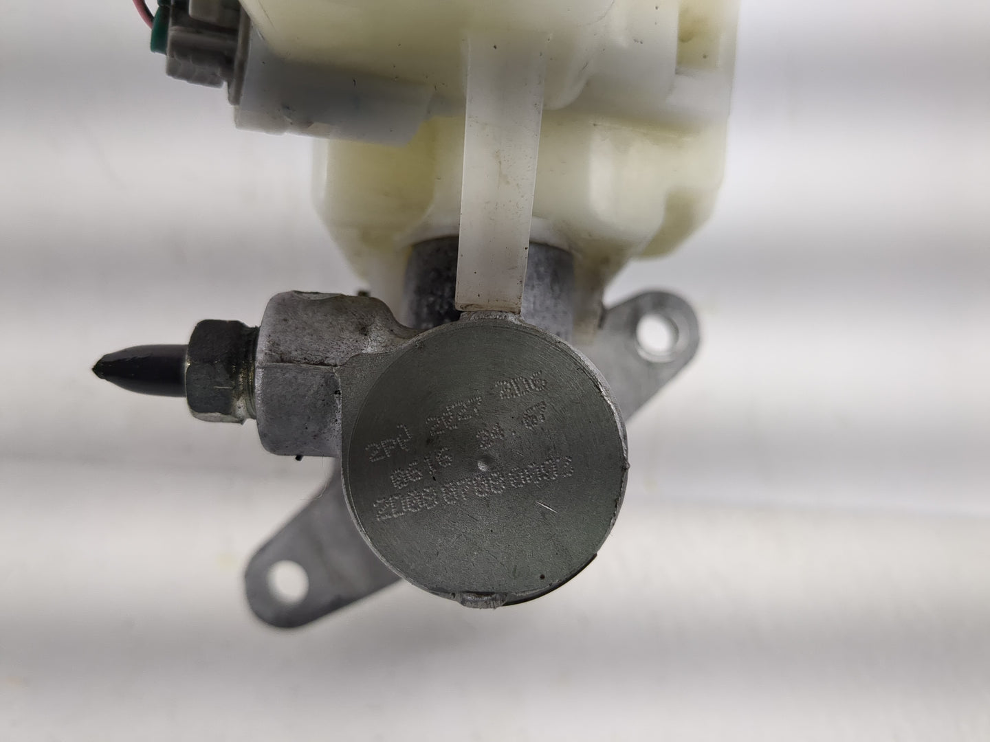 2019-2022 Toyota Corolla Brake Master Cylinder - Oemusedautoparts1.com