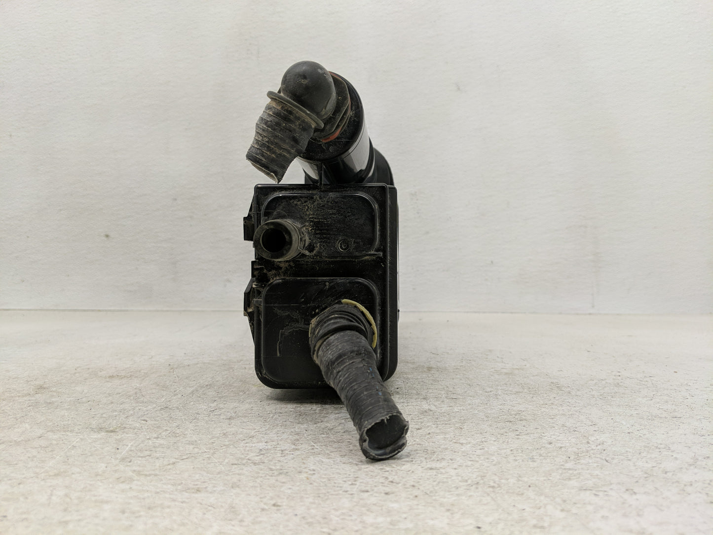2022 Toyota Corolla Fuel Vapor Charcoal Canister - Oemusedautoparts1.com