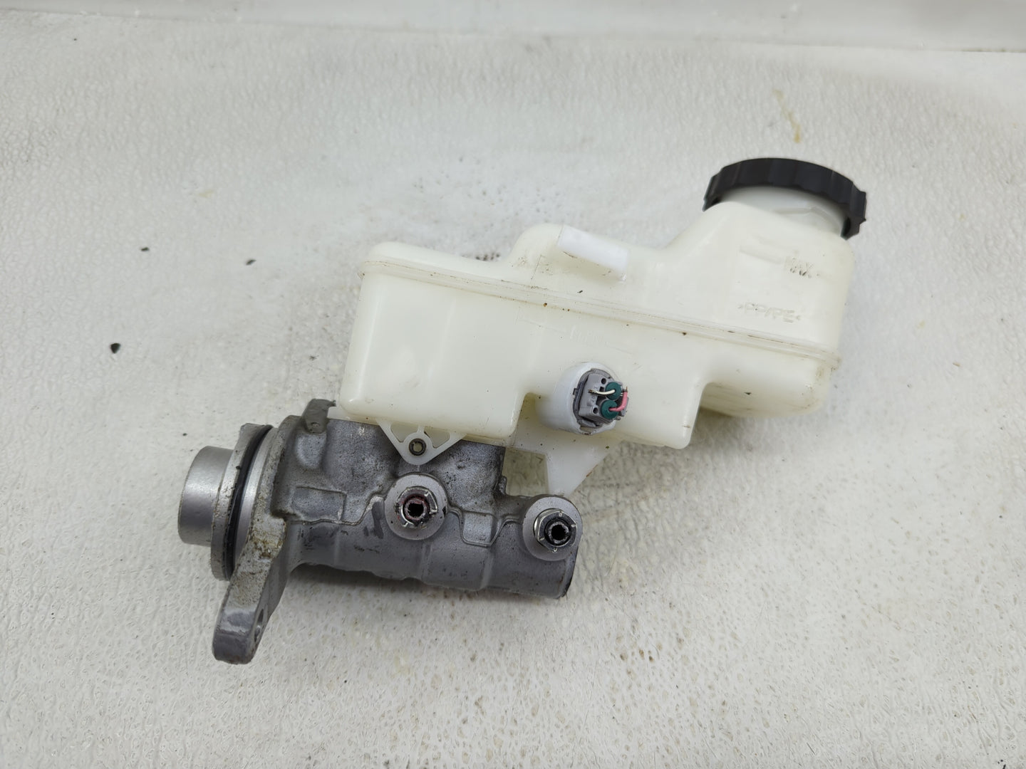 2019-2022 Toyota Corolla Brake Master Cylinder 1276571 - Oemusedautoparts1.com