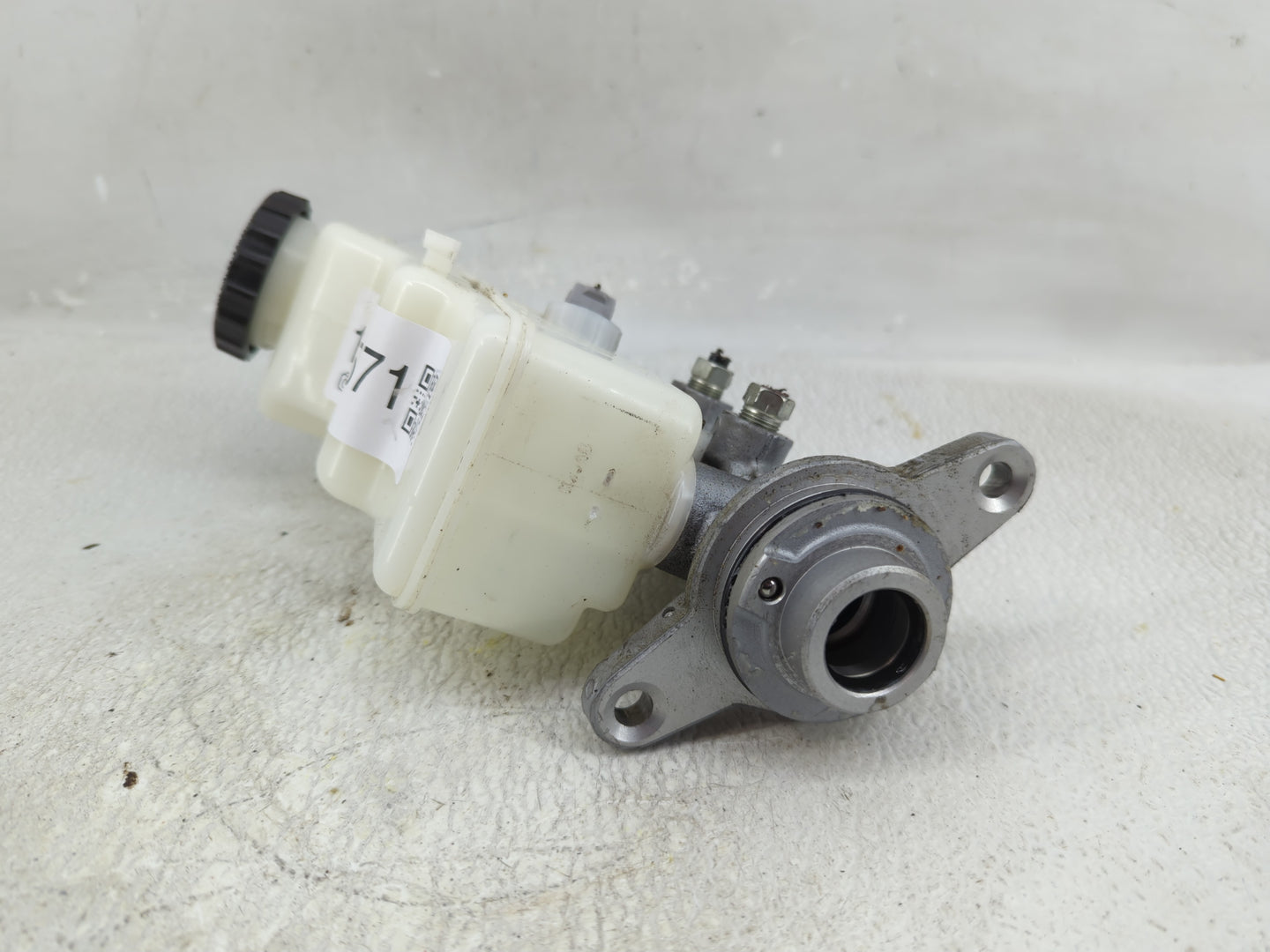 2019-2022 Toyota Corolla Brake Master Cylinder 1276571 - Oemusedautoparts1.com