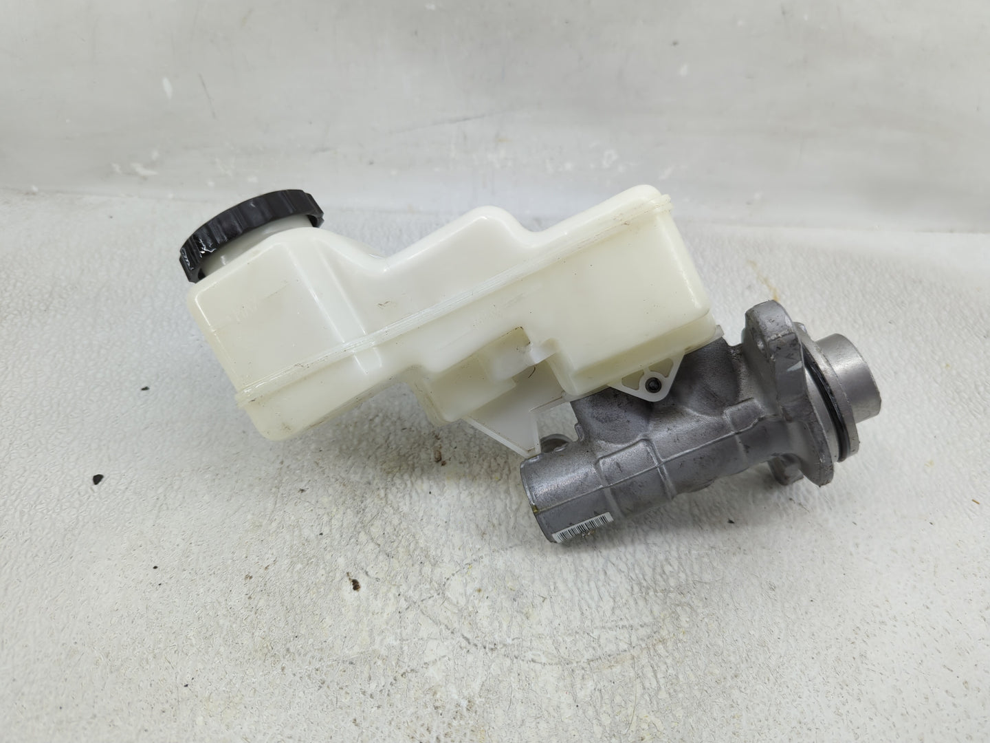 2019-2022 Toyota Corolla Brake Master Cylinder 1276571 - Oemusedautoparts1.com