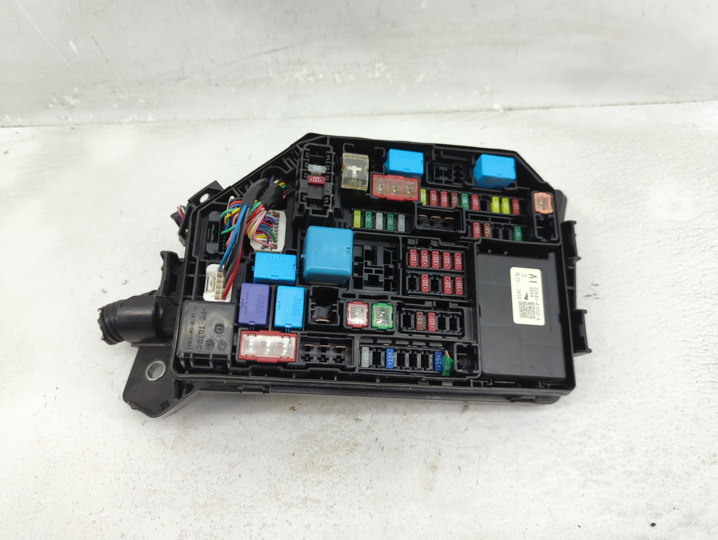 2020-2022 Toyota Corolla Fusebox Fuse Box Panel Relay Module P/N:82662-02A40 82641-47050-A Fits Fits 2020 2021 2022 OEM Used