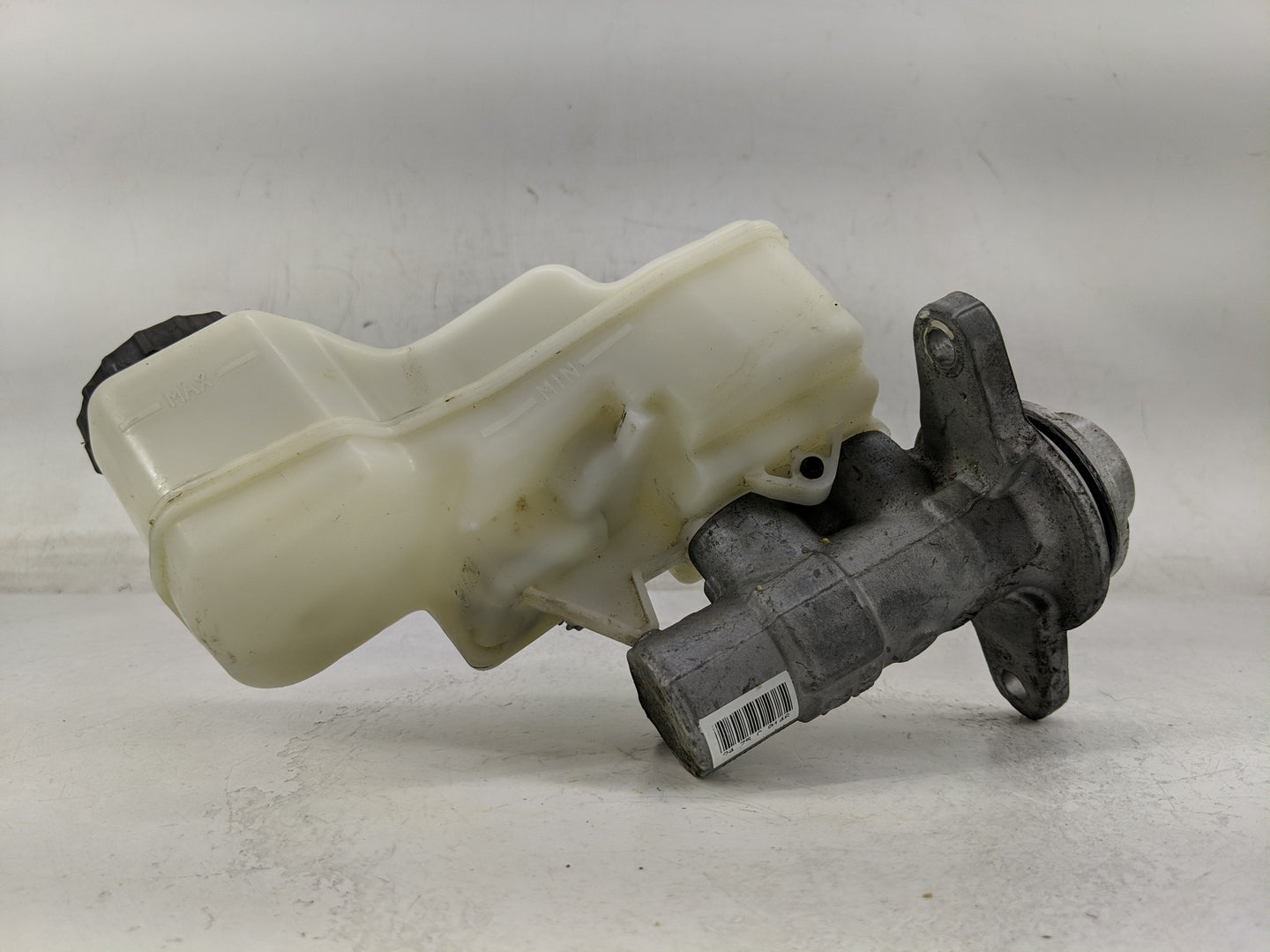 2019-2022 Toyota Corolla Brake Master Cylinder 1311398 - Oemusedautoparts1.com