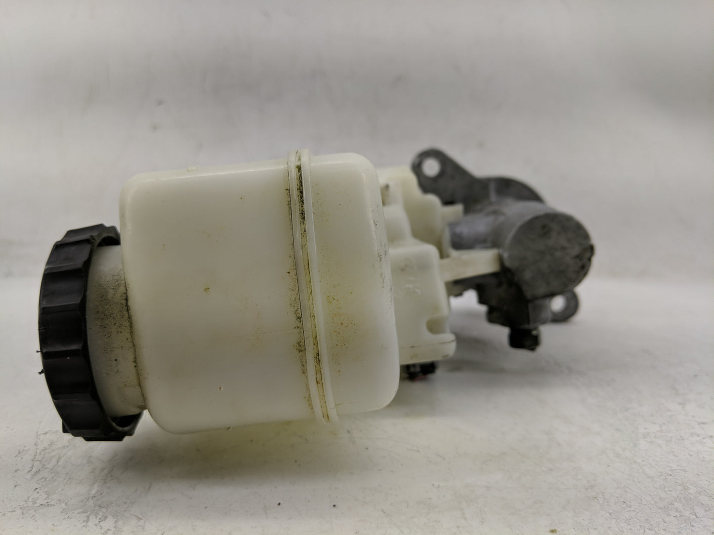 2019-2022 Toyota Corolla Brake Master Cylinder 1311398 - Oemusedautoparts1.com