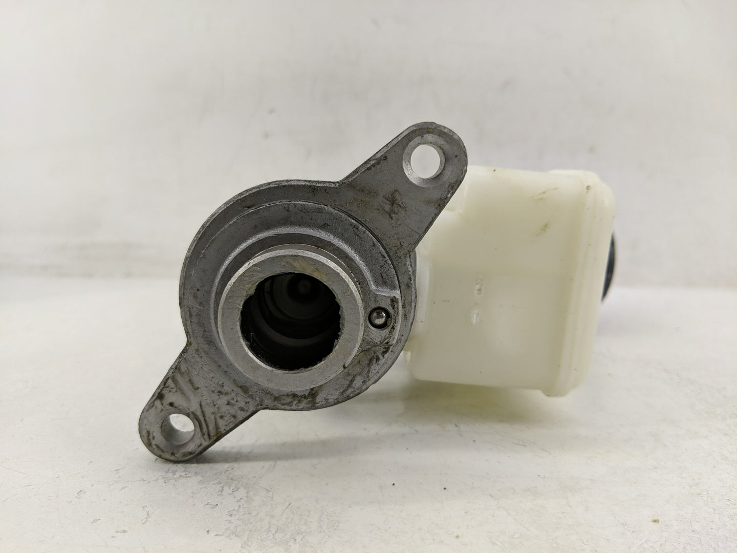 2019-2022 Toyota Corolla Brake Master Cylinder 1311398 - Oemusedautoparts1.com