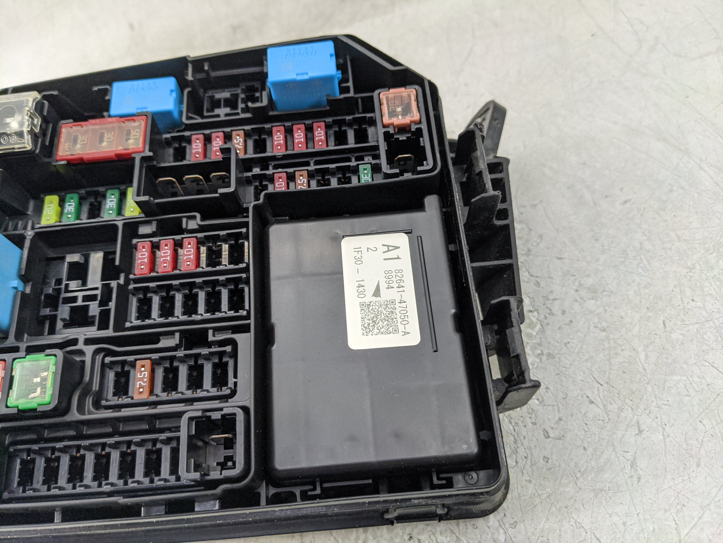 2020-2022 Toyota Corolla Fusebox Fuse Box Panel Relay Module P/N:82641-47050-A Fits Fits 2020 2021 2022 OEM Used Auto Parts 