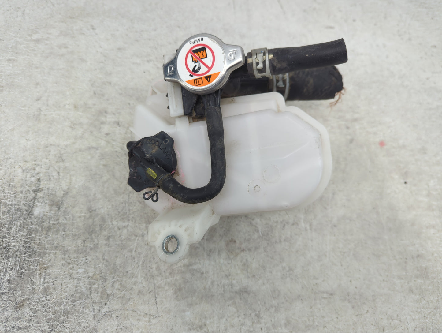 2019-2022 Toyota Corolla Radiator Coolant Overflow Expansion Tank Bottle - Oemusedautoparts1.com