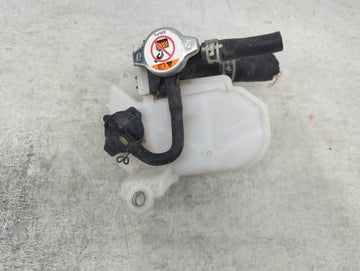 2019-2022 Toyota Corolla Radiator Coolant Overflow Expansion Tank Bottle - Oemusedautoparts1.com