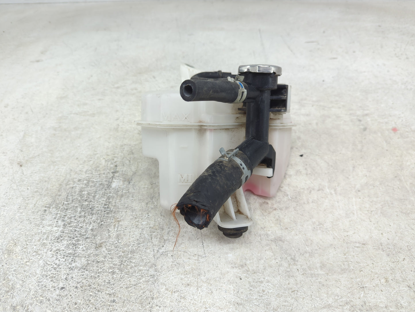 2019-2022 Toyota Corolla Radiator Coolant Overflow Expansion Tank Bottle - Oemusedautoparts1.com