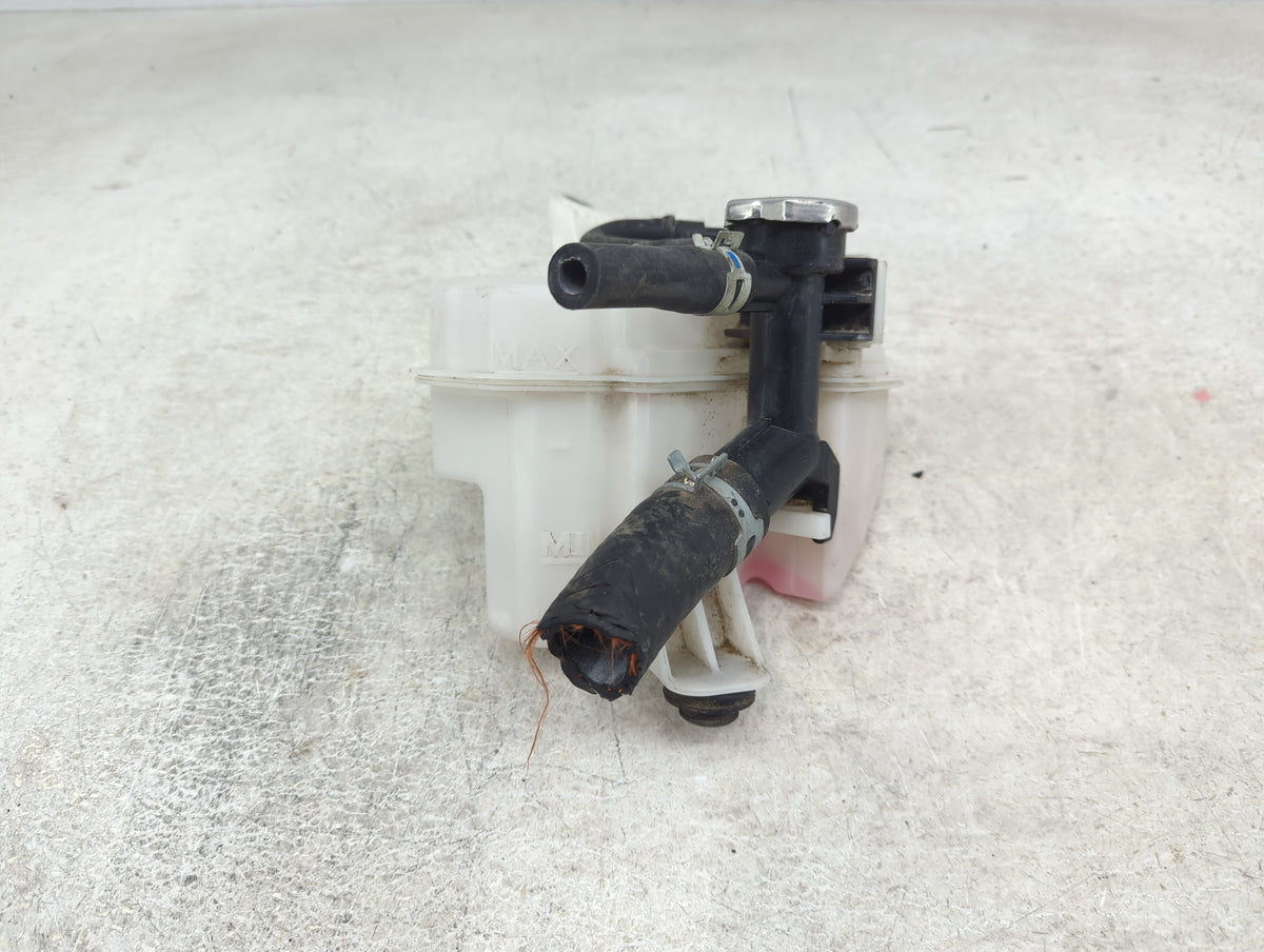 2019-2022 Toyota Corolla Radiator Coolant Overflow Expansion Tank Bottle 1409771 - Oemusedautoparts1.com